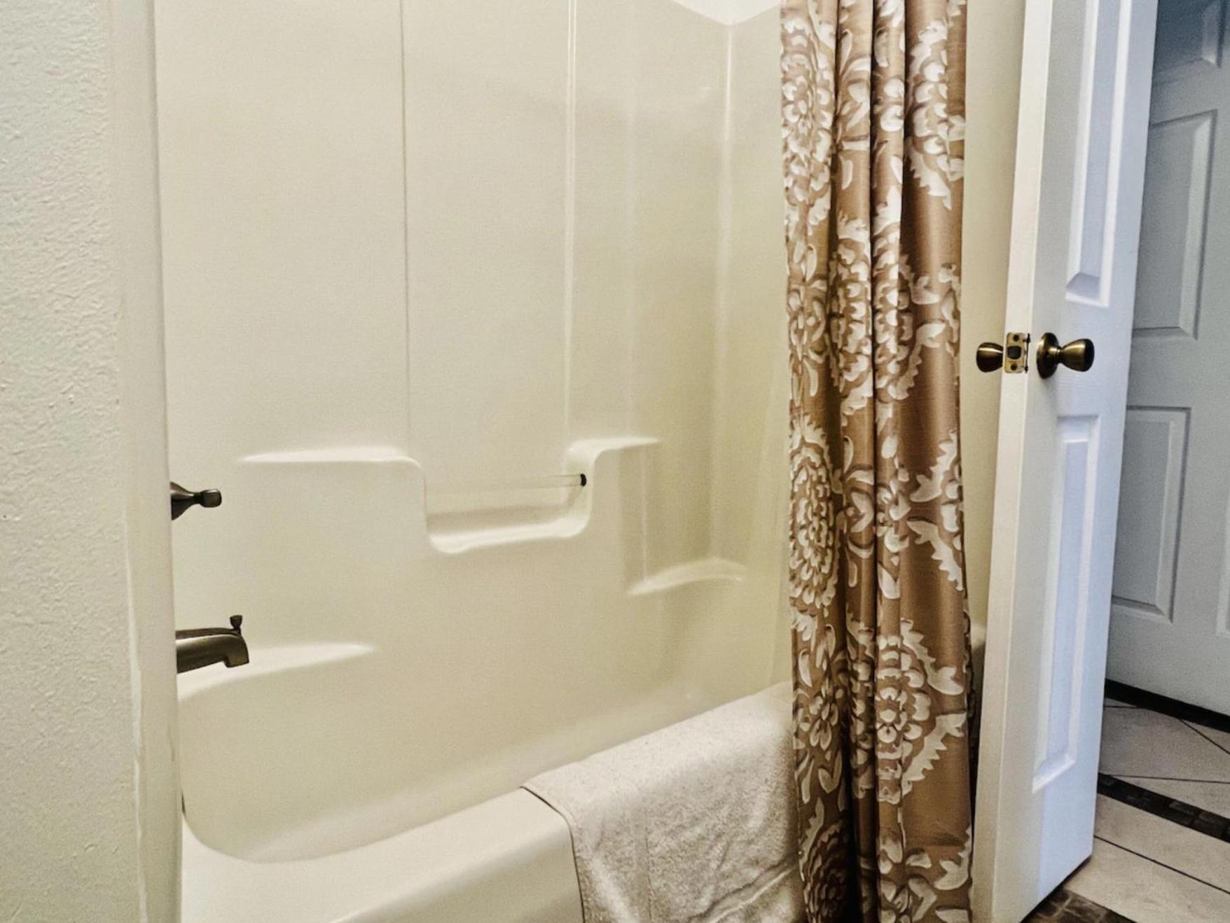 Charming 2 Bdr 1 Bath Home Fenced Byard N Pensacola Pet Friendly Close To Bases Esterno foto